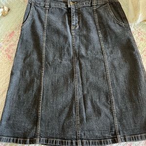 Woolrich size 8 black denim skirt